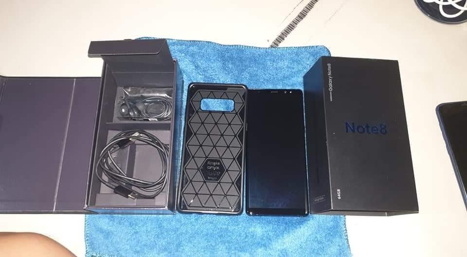 Samsunf Note 8 Single Sin Smooth (Category: Samsung) located in Las Pinas. Submitted by ezeq28 (Listing ID 237323338, Image 1). Description: For salw Galaxy note 8 65gb 6gb ram 98%smooth No hidden issue no amoled burn Semi complete po what you see is whY you get price is negotiable pm me or txt me lang 09193921156.