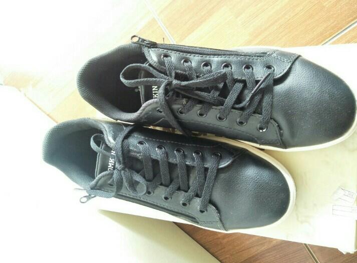 Sepatu Tomkins Women S Fashion Women S Shoes On Carousell