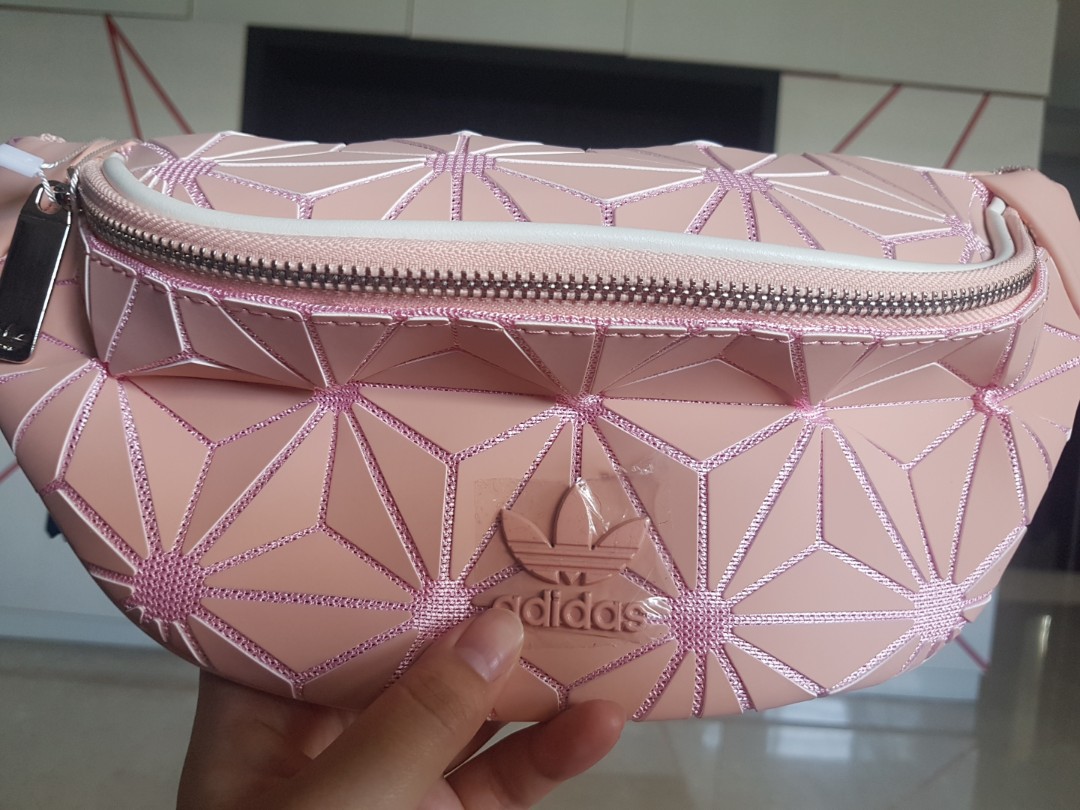 Adidas Crossbody Bag, Women's Fashion, Bags & Wallets, Crossbody Bags