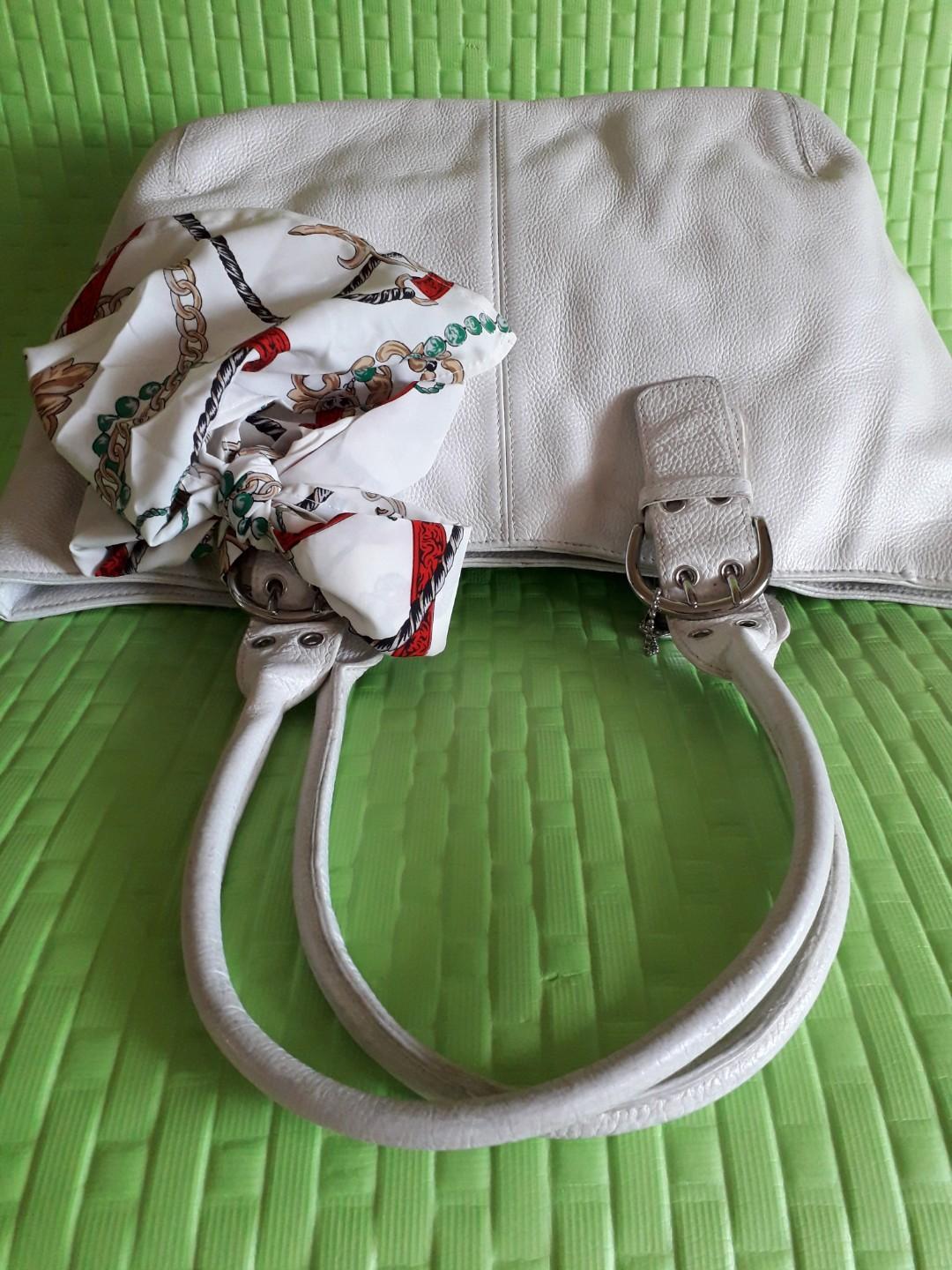 Authentic Tignanello leather tote, Women's Fashion, Bags & Wallets