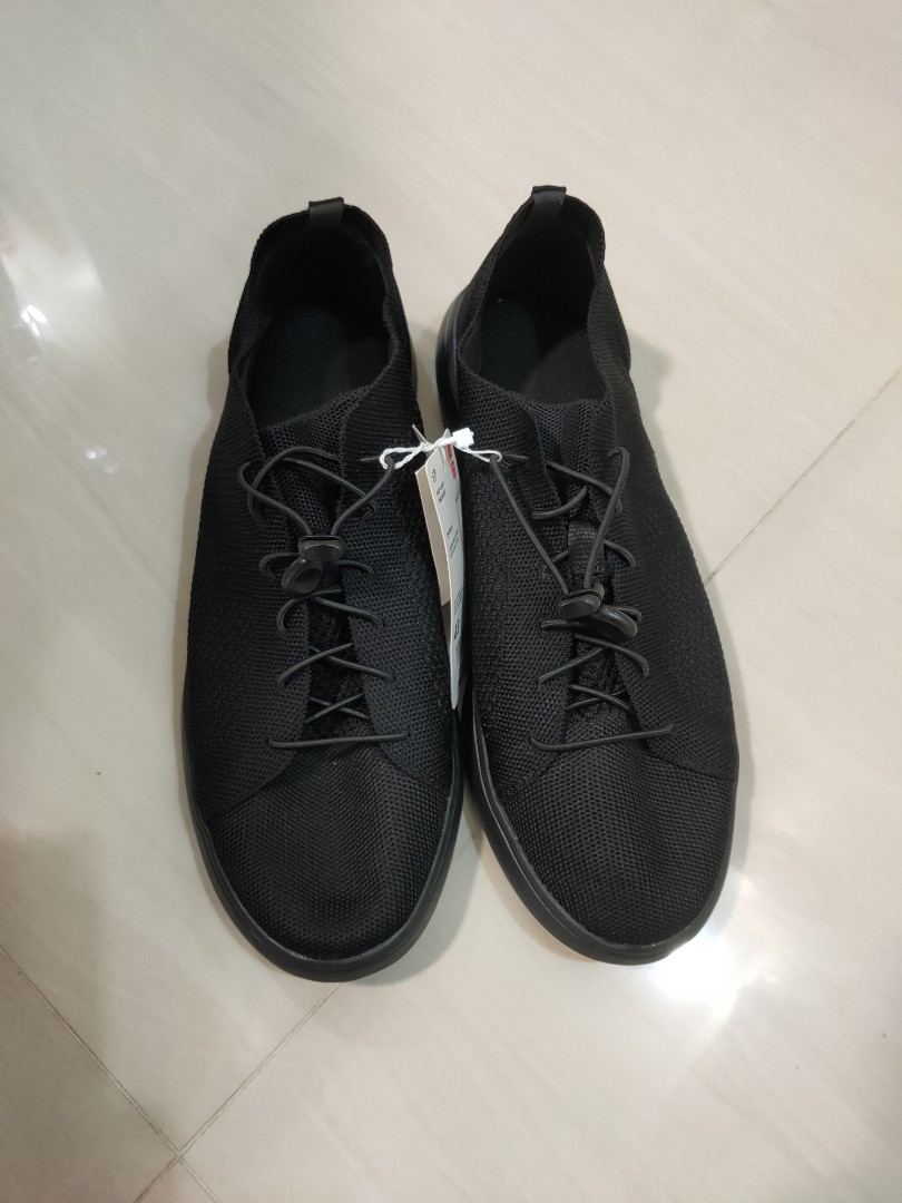 BN Uniqlo Knit-tech Sneakers (similar 