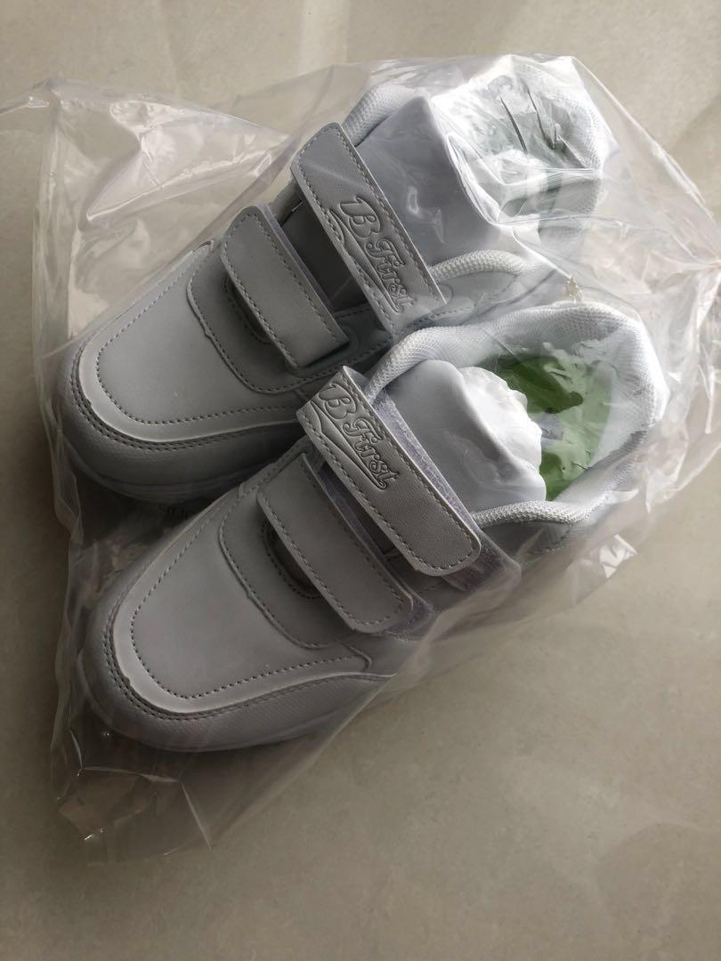 BRAND NEW] Bata School Shoes white size 