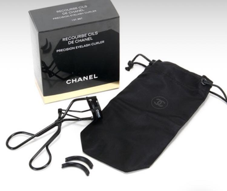 Chanel eyelash curler with pouch