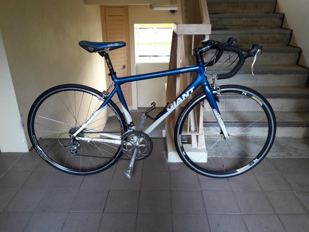 Giant tcr 2025 3 road bike