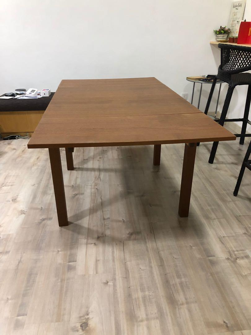 IKEA extendable dining table (Category: Tables & Sets) located in Cheras. Submitted by alexisrou (Listing ID 237611352, Image 3). Description: 👉🏻 IKEA extendable dining table 👉🏻 Possible to adjust the size according to need 👉🏻 Can extend the table to sit from 4 to 6 people 👉🏻 Extra leaf can be store within easy reach under the table top 👉🏻 Size: 90/130/170 X 90cm 👉🏻 Condition: 9/10 .