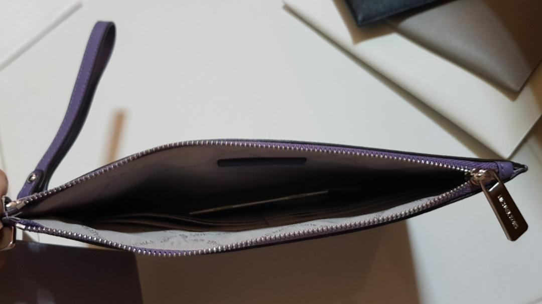 michael kors wristlet pouch