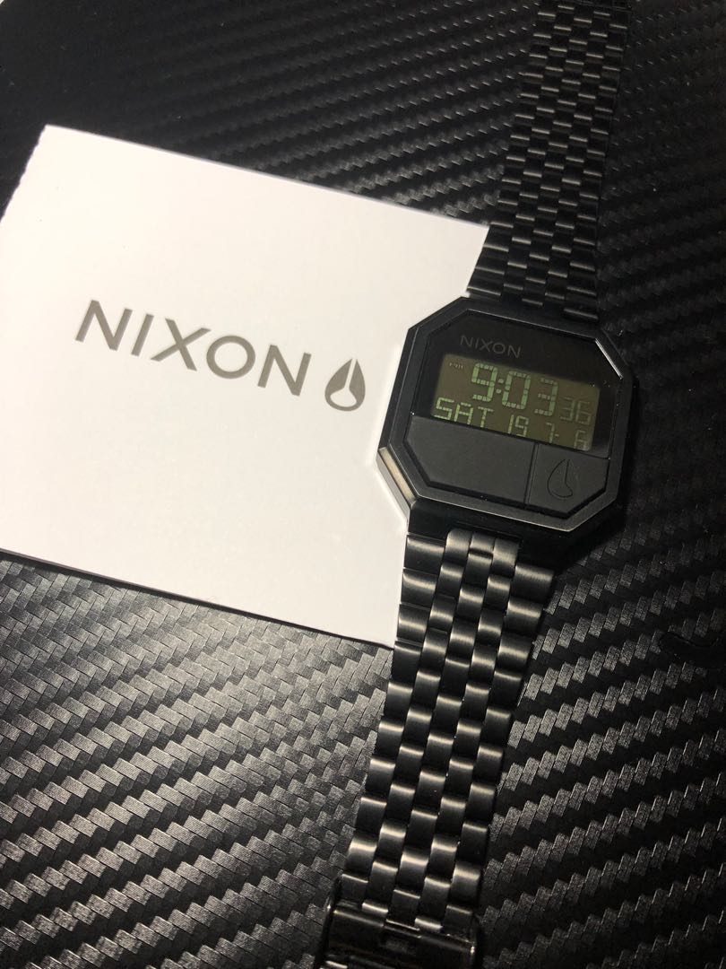 Nixon rerun deals all black