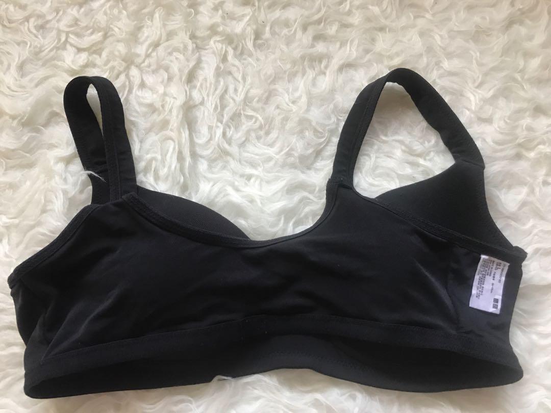 Preloved Uniqlo beauty soft wireless bra hookless black