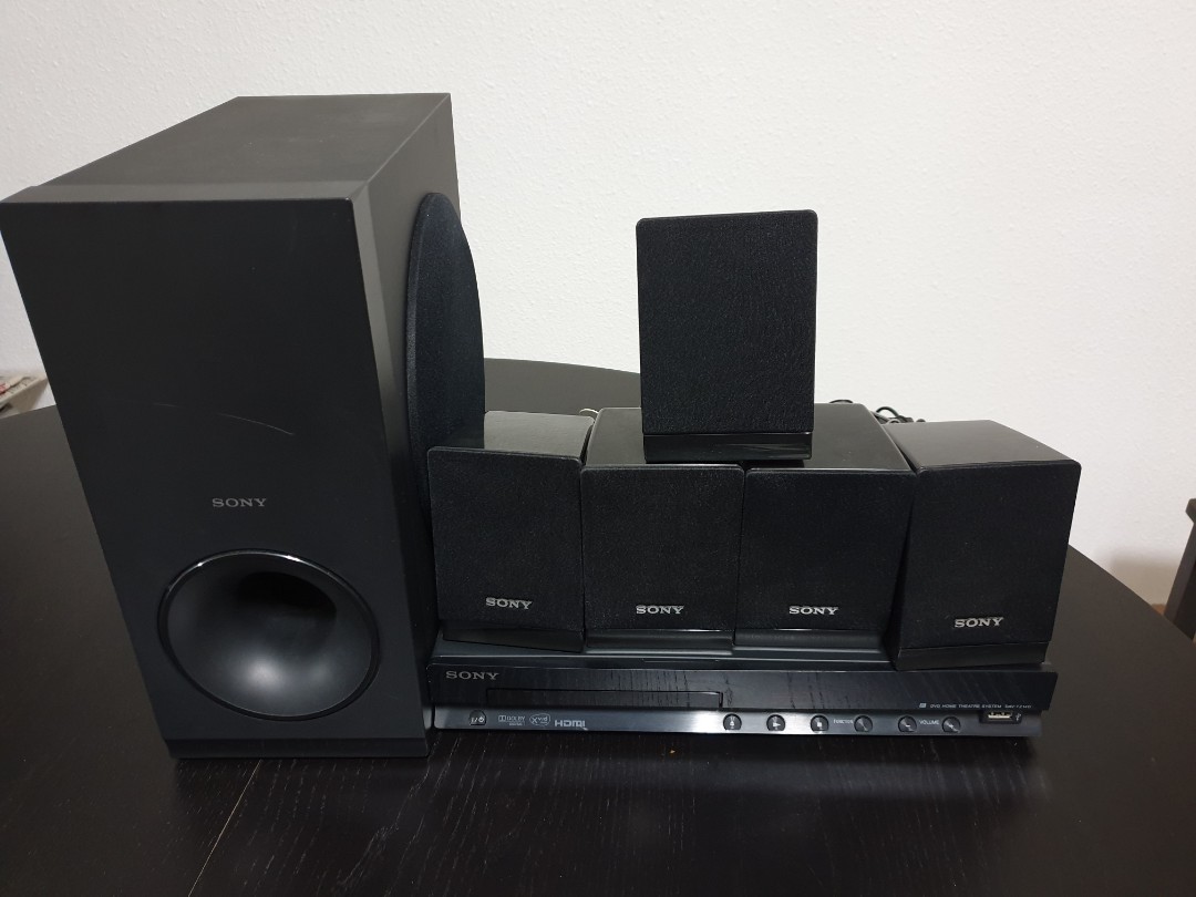 Sony DVD Home Theatre System DAVTZ140, Audio, Soundbars, Speakers