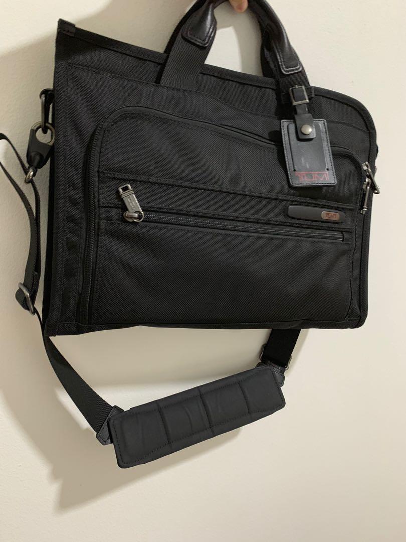 tumi laptop carrier