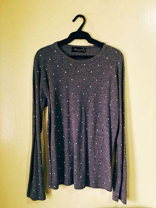 (1) Gray long sleeves