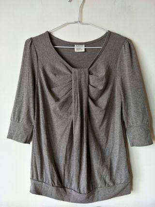 全新living 上衣，33，42，60