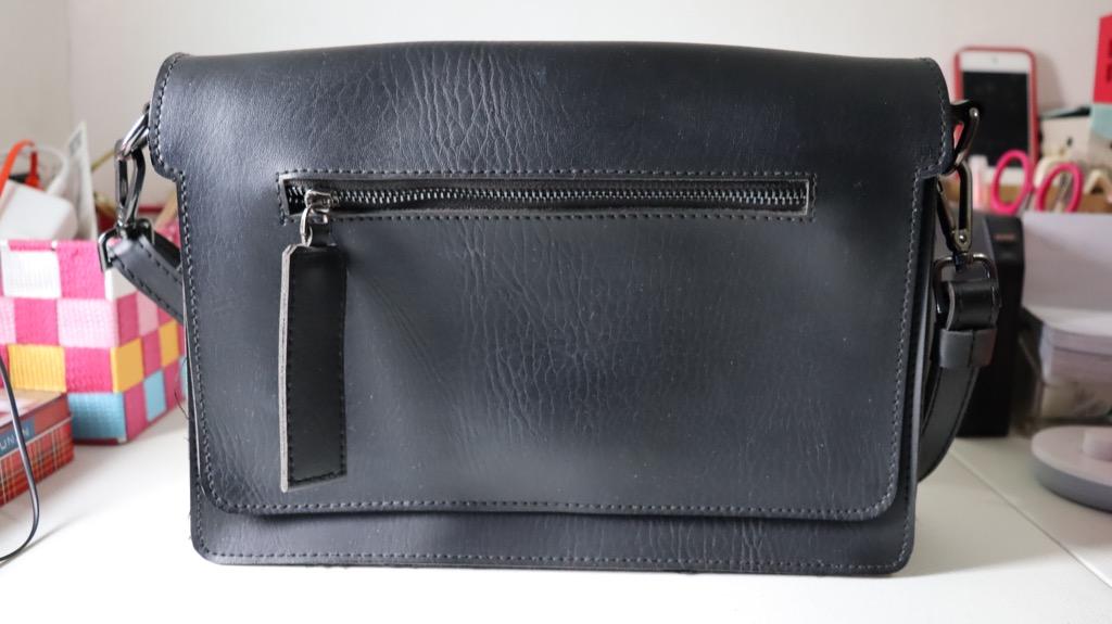 AfternoonFridays Minimalist Bag (Category: Beach Bags) located in Cebu City. Submitted by jayejayejayejaye (Listing ID 237721548, Image 1). Description: + Good as new + Minimalist bag + Original Price Php 1500.00 + RFS: declutter #winsunniesface.