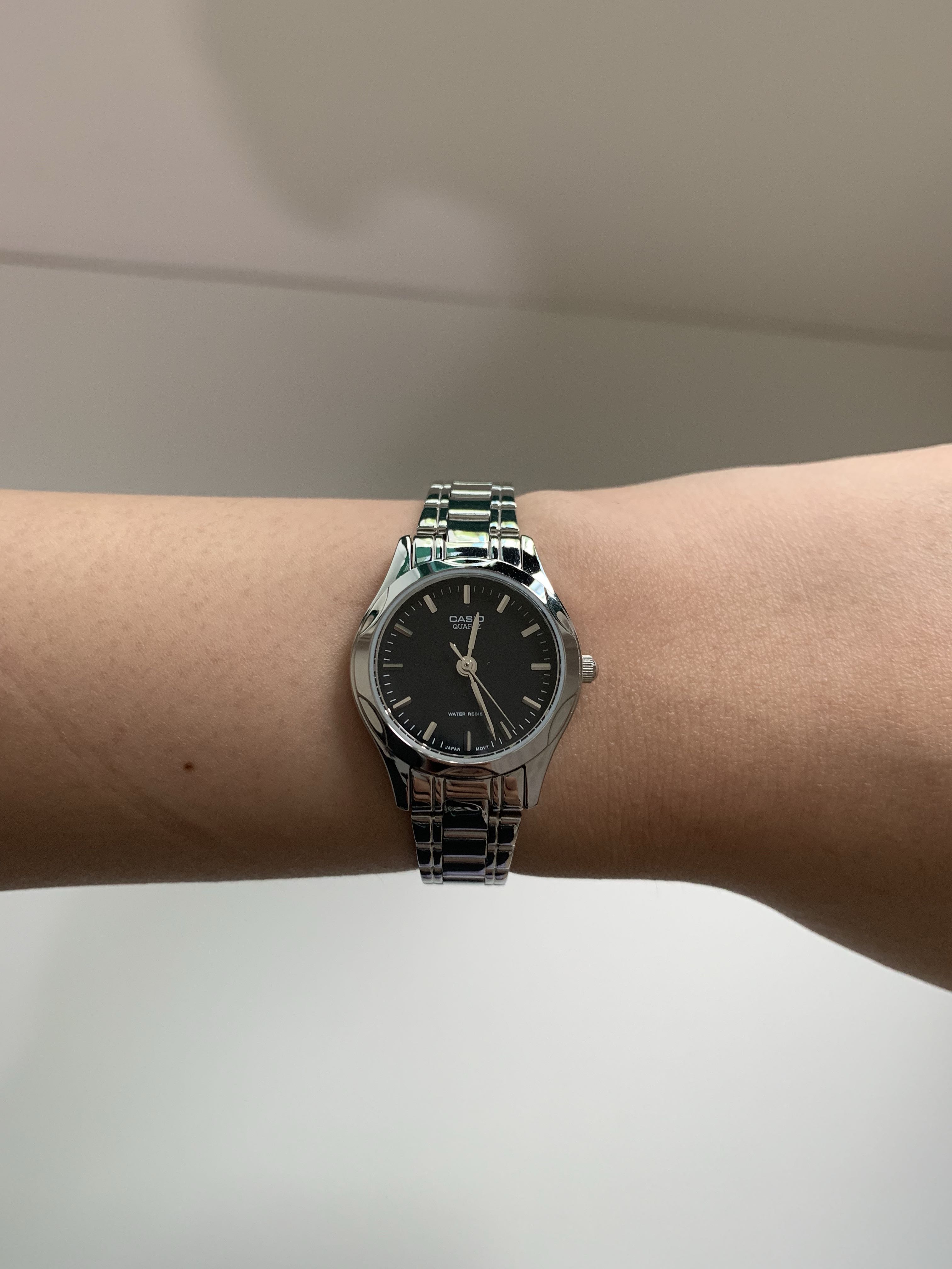 Casio black mini face watch new arrivals