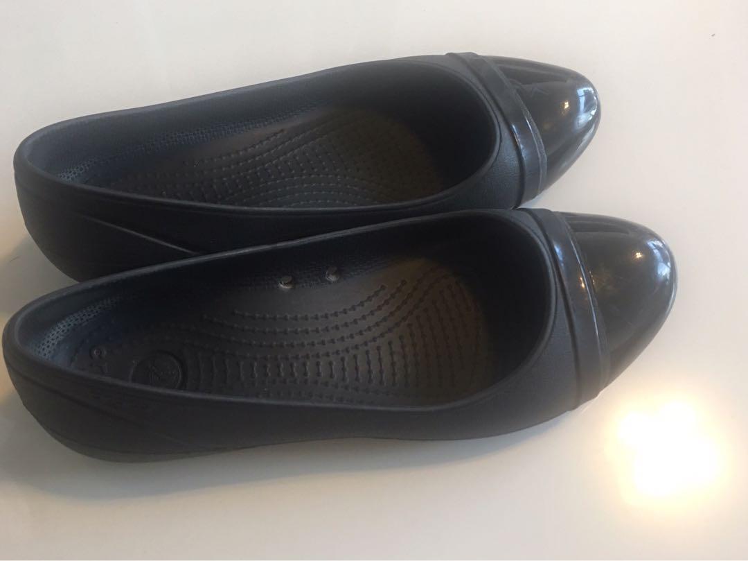 female crocs