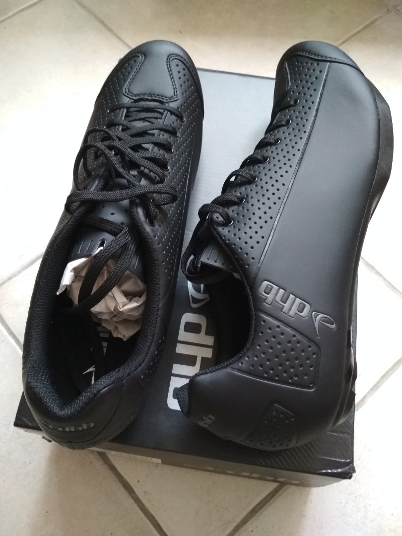 Dhb dorica road shoe shop