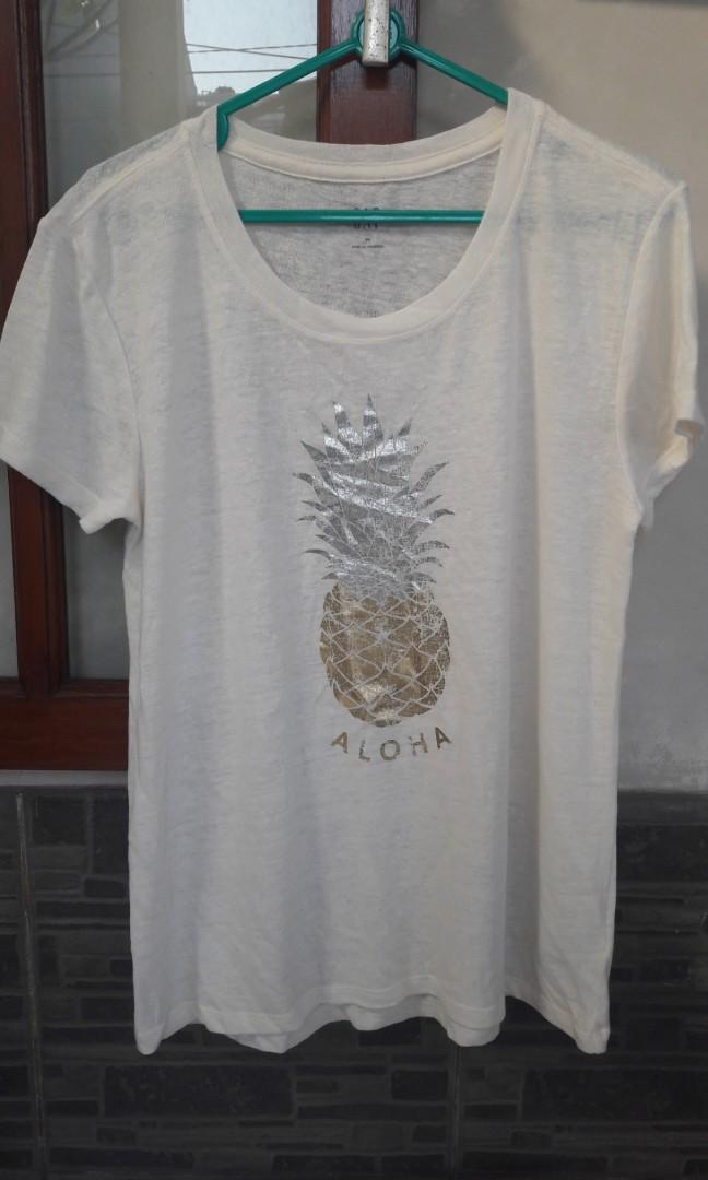 gap pineapple shirt