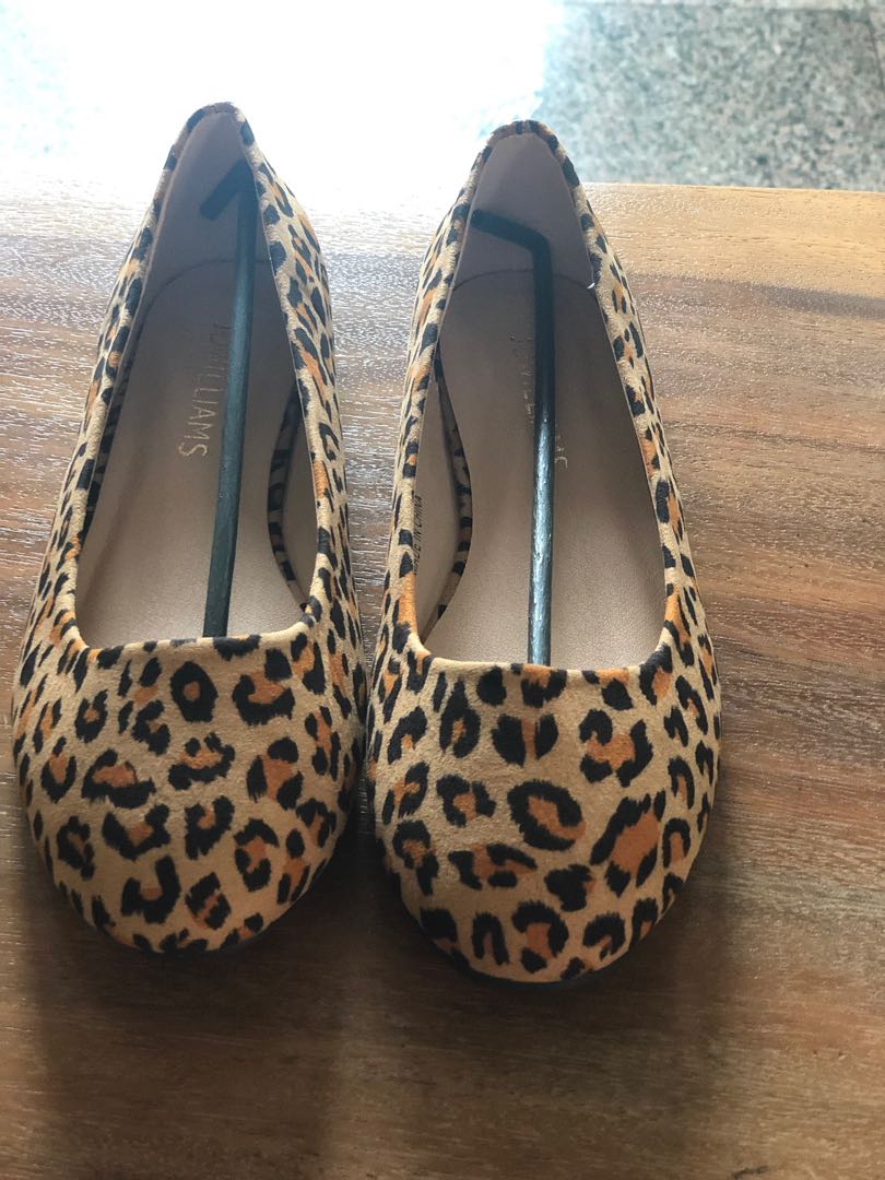 leopard print pointed toe flats