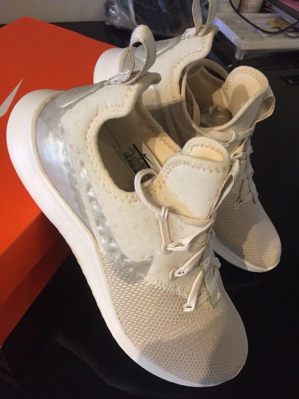 Wmns nike free shop tr 8 chmp