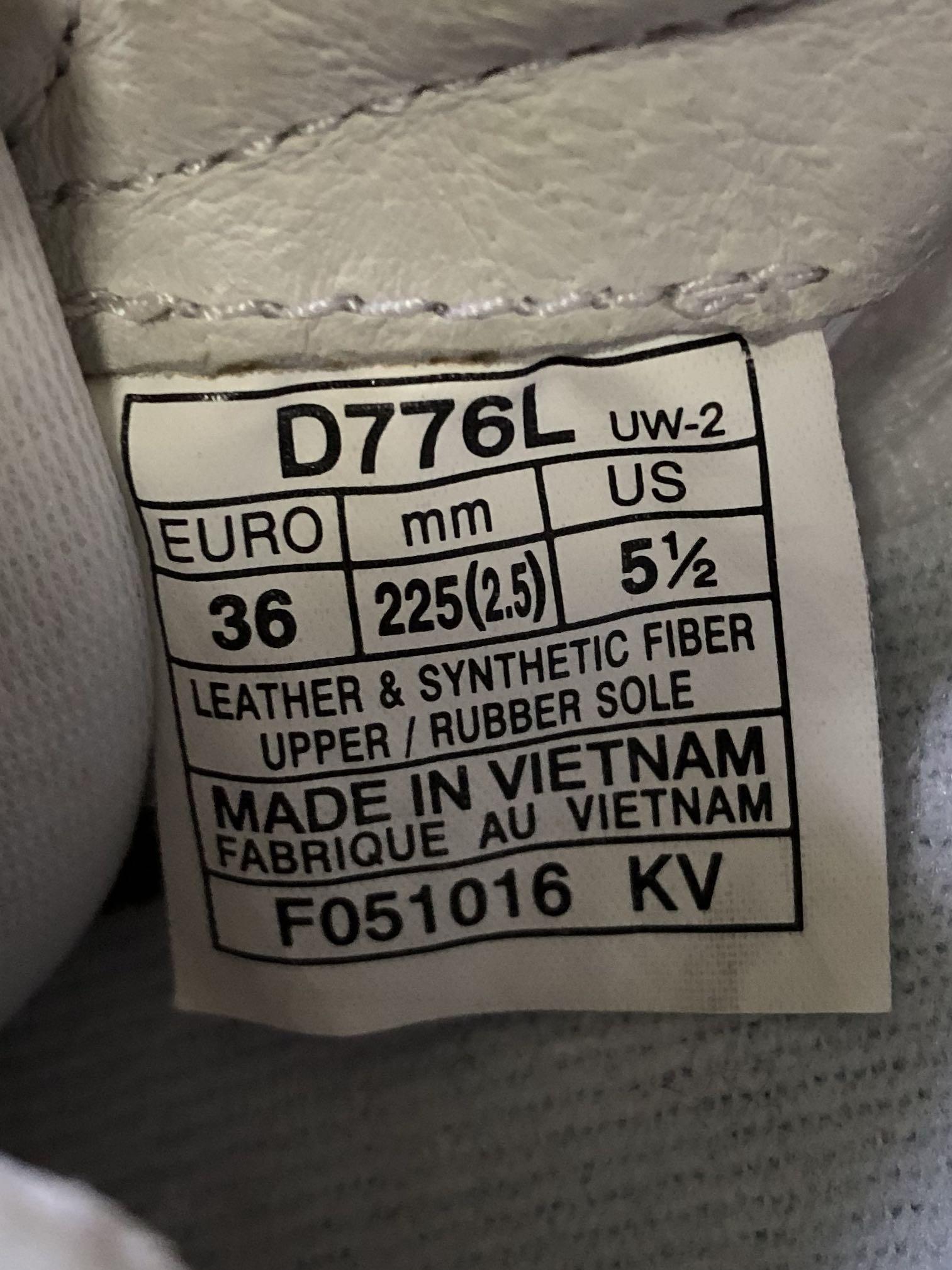 Authentic Onitsuka tiger floral (Category: Sneakers) located in Singapore. Submitted by angelbbangel (Listing ID 237714528, Image 3). Description: Very lady like sneakers. Worn less than 5 times as can see from the external sole. Slightly too small for me. Bought $130 Condition 9/10.