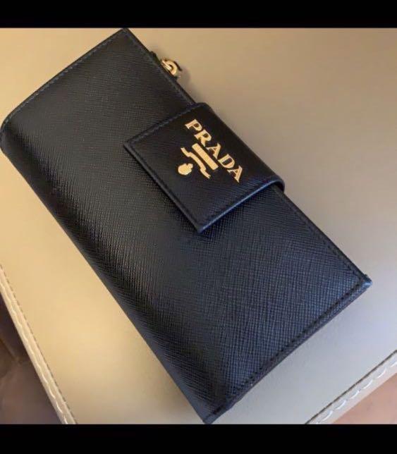 Prada saffiano metal medium flap wallet hot sale