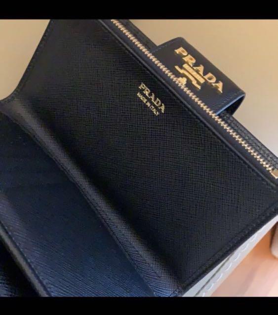 Prada saffiano metal medium flap wallet hot sale