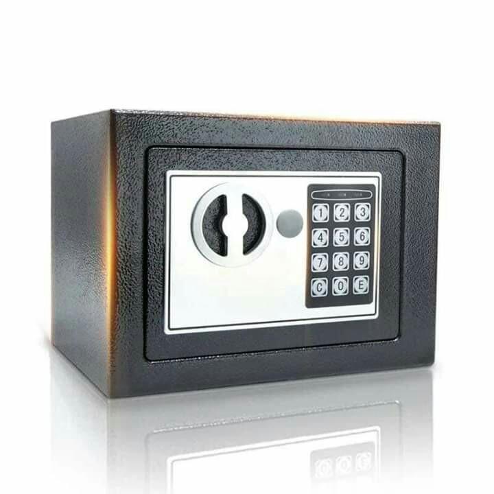 Safety box (Category: Safe) located in Quezon City. Submitted by rigelsfashiononline (Listing ID 237737191, Image 2). Description: Php 1100 SAFE BOX *SIZE ：23 CM X 17 CM X 17 CM.