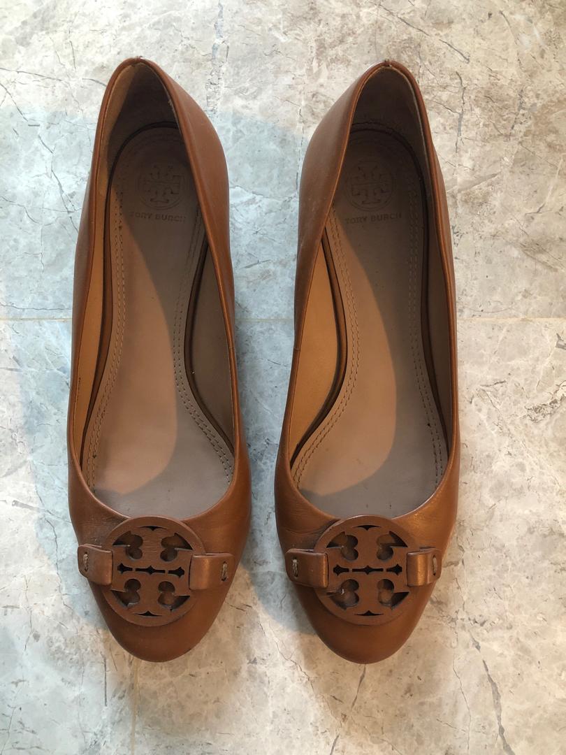 Tory Burch Shoes Brown Leather Low Heel , Women's Fashion, Footwear,  Heels on Carousell