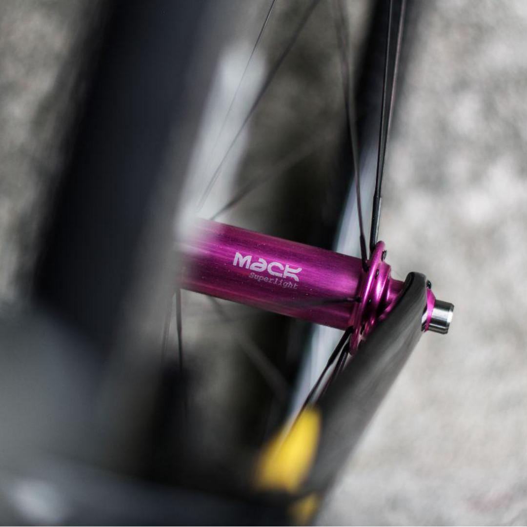 mack superlight hubs