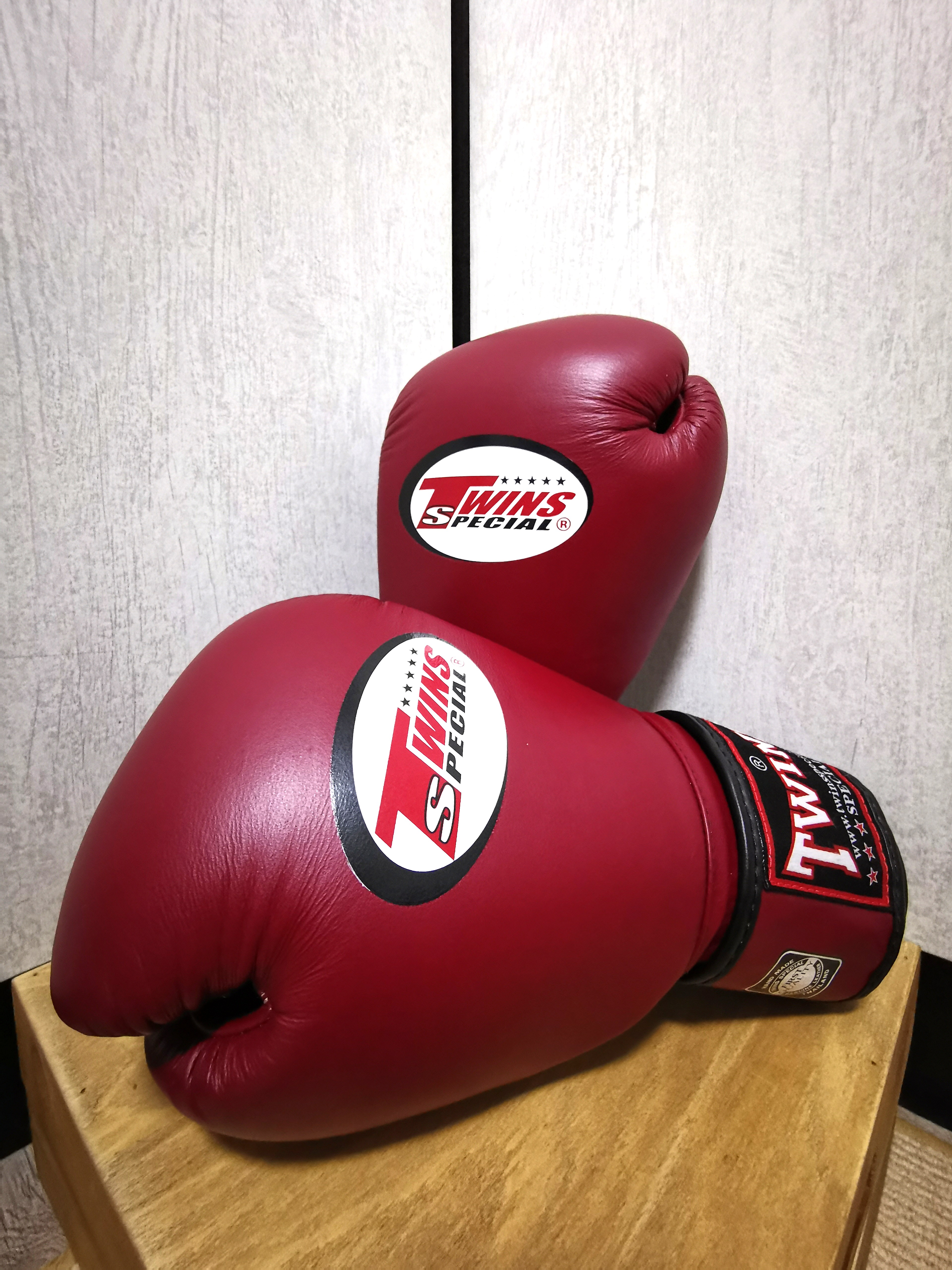 Maroon top boxing gloves