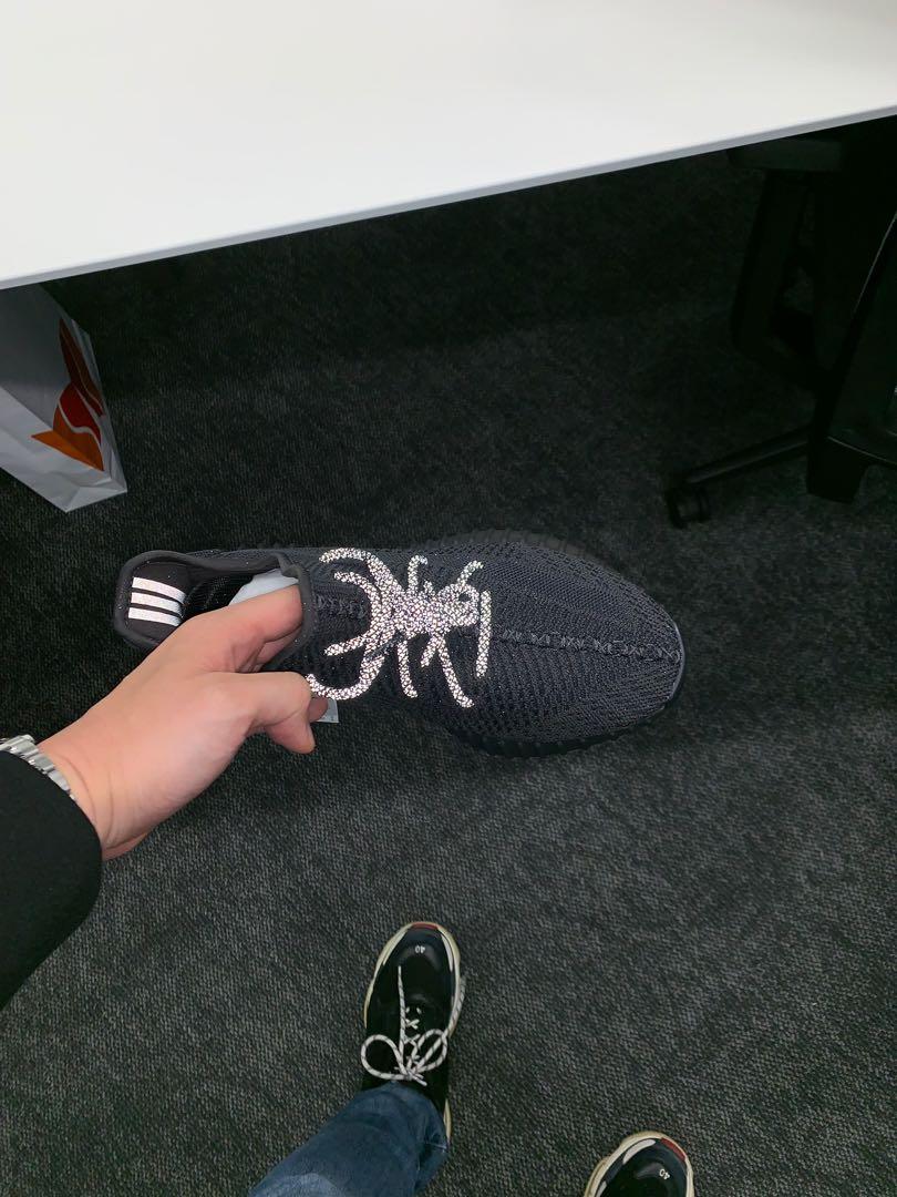 YEEZY BOOST 350 V2 BLACK REFLECTIVE SIZE 9 eBay