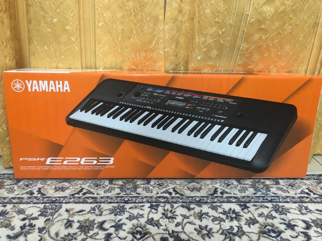 yamaha-keyboard-e263-hobbies-toys-music-media-musical