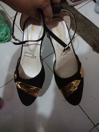 Heels black new
