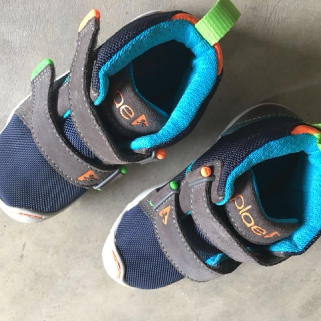 BNIB Plae Shoes for toddler , Babies 