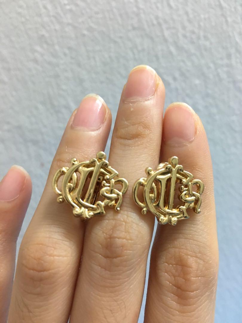 Dior ear clip top