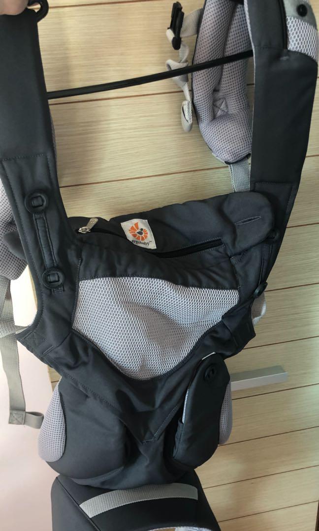 Ergo Baby 360 Carrier, Babies & Kids, Going Out, Carriers & Slings on