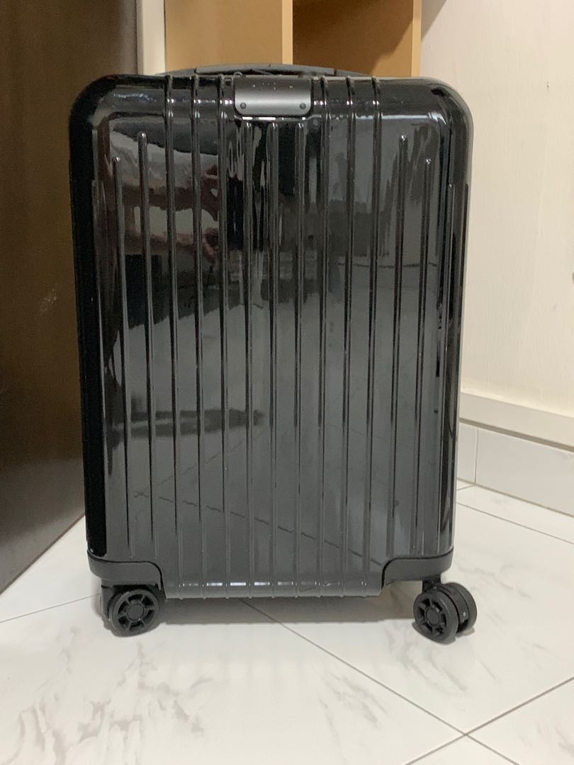 essential lite cabin rimowa