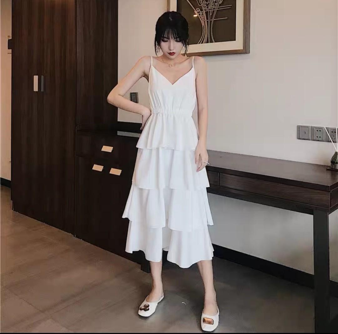 Korean White Layered Dress, Women's Fashion, Muslimah Fashion, Dresses on  Carousell