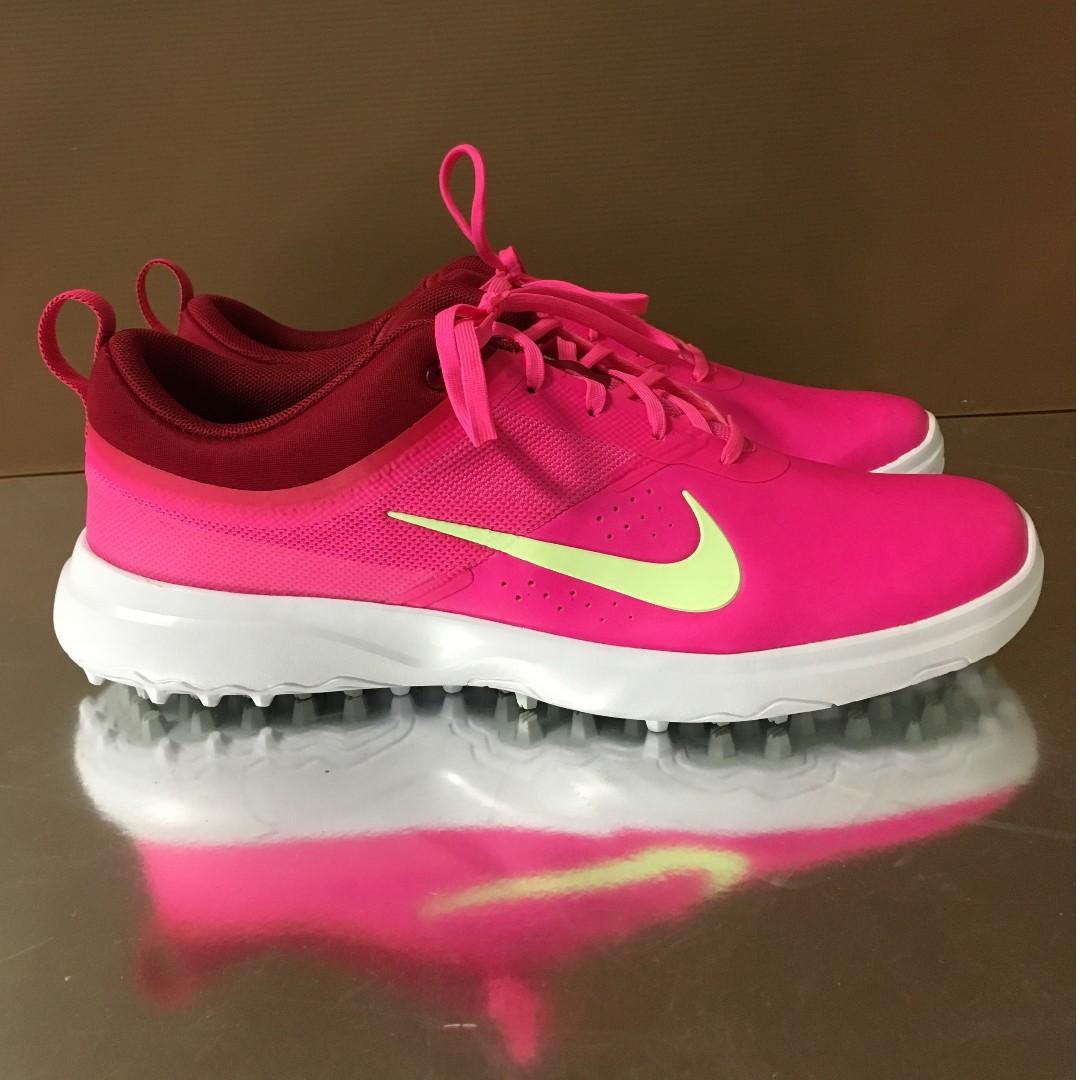 nike akamai women's golf shoe