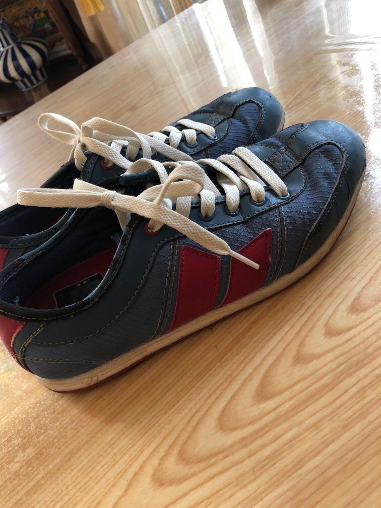 Sepatu Macbeth Men S Fashion Men S Footwear Sneakers On Carousell