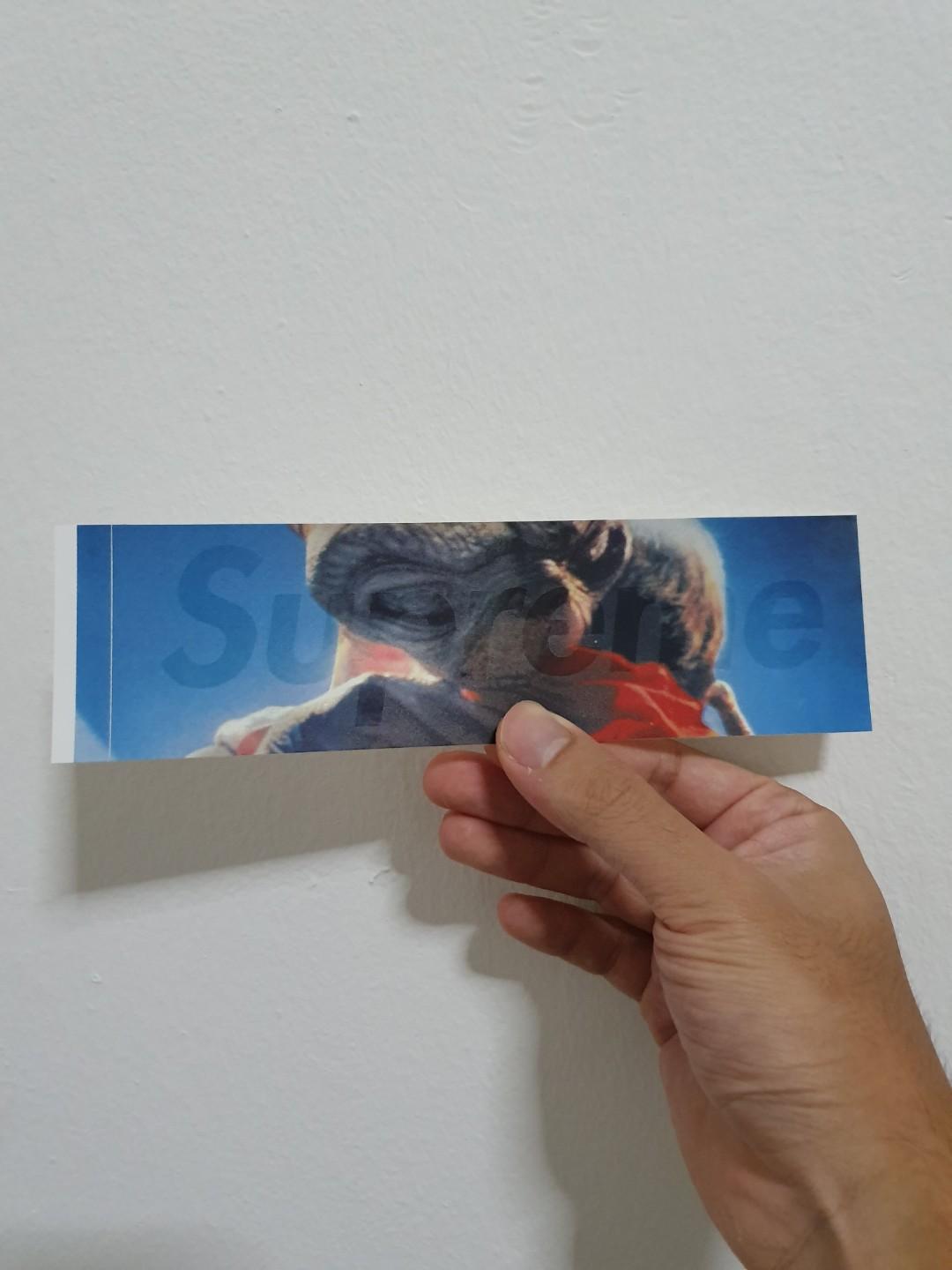 Supreme et sticker online