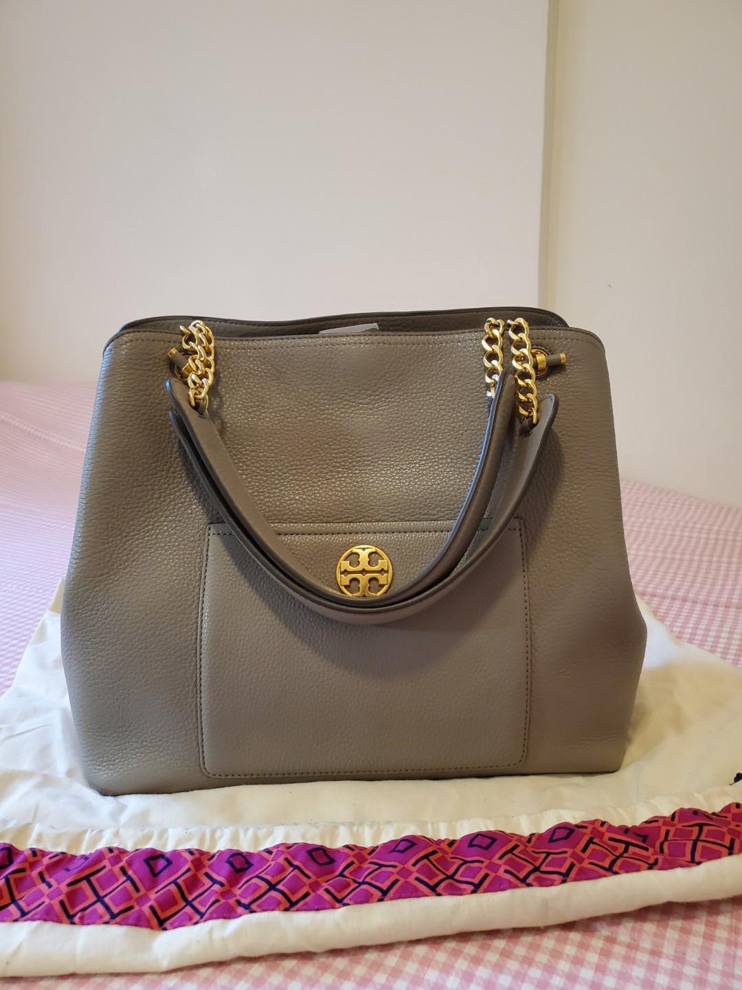tory burch chelsea slouchy tote