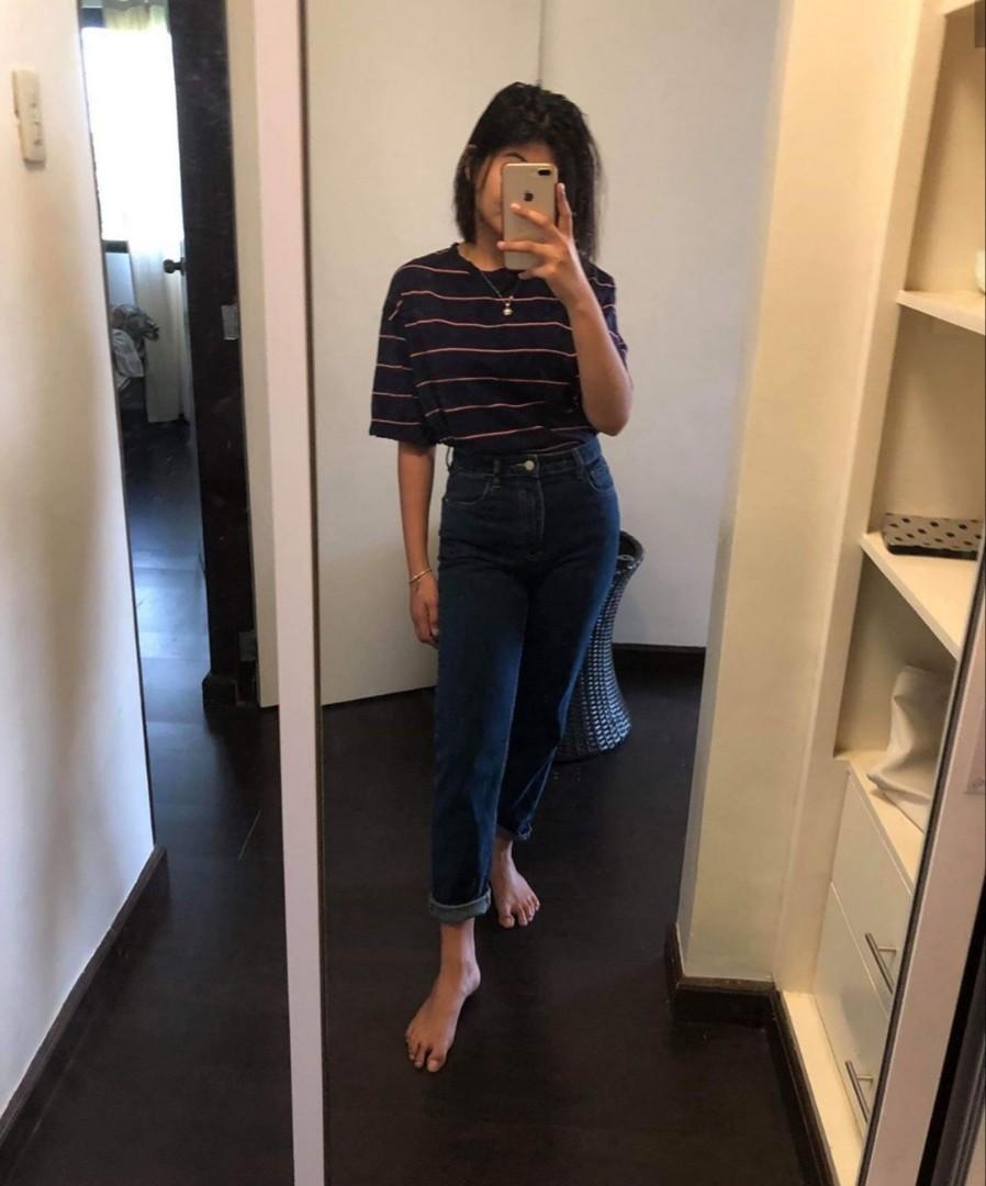dark mom jeans outfit