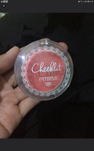 Emina blush on cotton candy