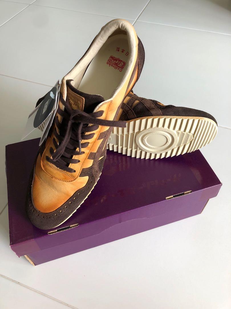 🔥 Authentic Onitsuka Tiger Ultimate Trainer (Category: Sneakers) located in Singapore. Submitted by kelvinxr (Listing ID 238072172, Image 2). Description: 💯 Authentic Brand New Nippon Made Onitsuka Tiger Ultimate Trainer TH3L2L, bought from Japan. Size: US11.5 / 29CM / EU46.