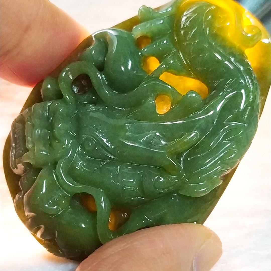 望子成龙天然缅甸玉a货翡翠-茶黄 精雕 龙/老鼠