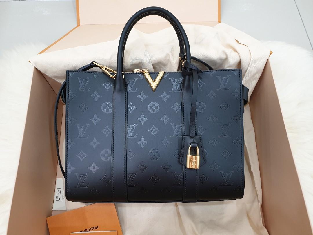 Authentic Louis Vuitton Very Tote MM Noir Full Set, Luxury, Bags
