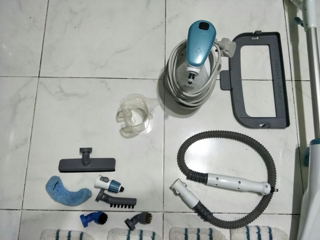 Black and Decker Steam Mop 10 in 1 Model FSMH1621R, Furniture & Home