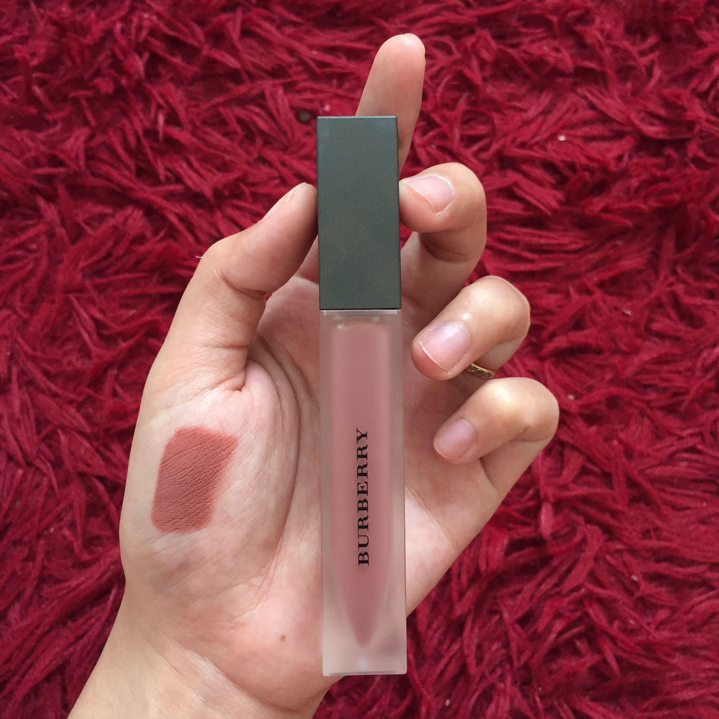 Burberry Liquid Lip Velvet (Fawn 05), Beauty & Personal Care, Face, Makeup  on Carousell