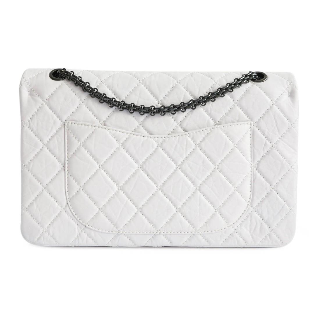 White quilted shop chanel bag